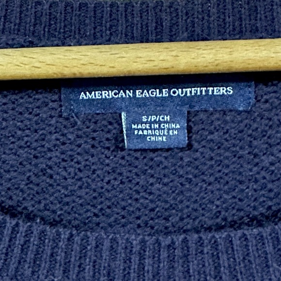 AEO Lightweight Cable Knit Sweater SIZE S - Picture 3 of 7